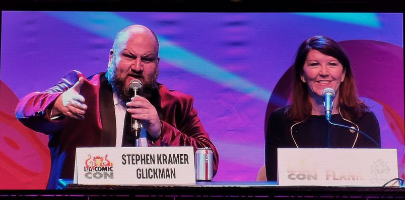 Stephen Kramer Glickman and the crew from The Night Time Show caught up with cast members of The Office at Comic Con. And it was all caught on the Zoom H6.